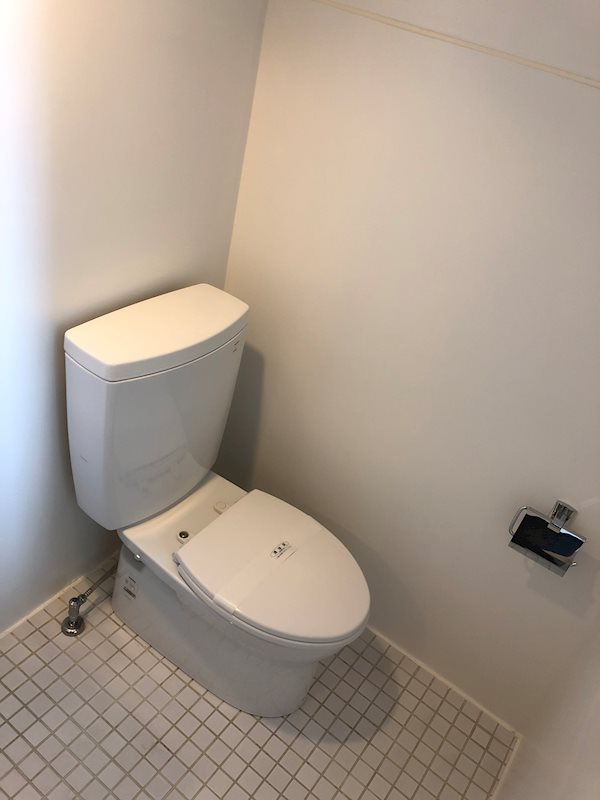 トイレ　同建物同号室の室内写真です。