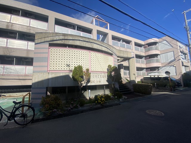 建物外観　オートロック付きで安心です！