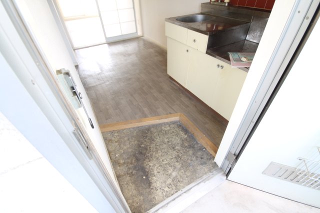 玄関　※同じ建物の他のお部屋です