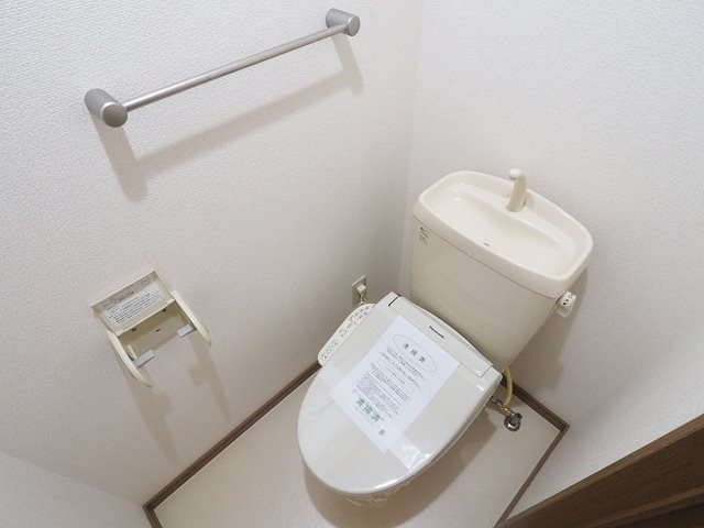 トイレ　※別号室イメージ