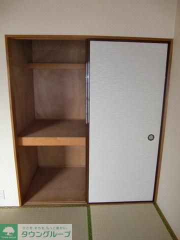収納　奥行きしっかりの押入れ収納。
