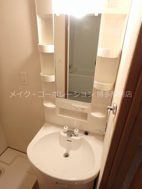 洗面設備　※写真は棟内別部屋参考写真