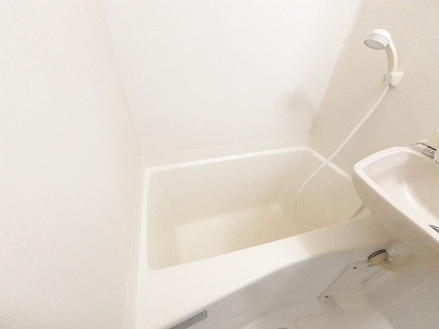 バス・シャワールーム　ゆったり過ごせるお風呂です