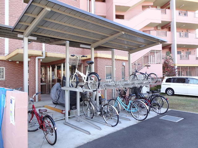 その他共有部分　自転車置場２ヶ所有ります