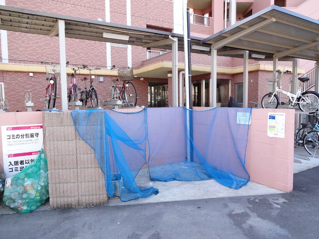 その他共有部分　居住者専用ゴミ置場です♪