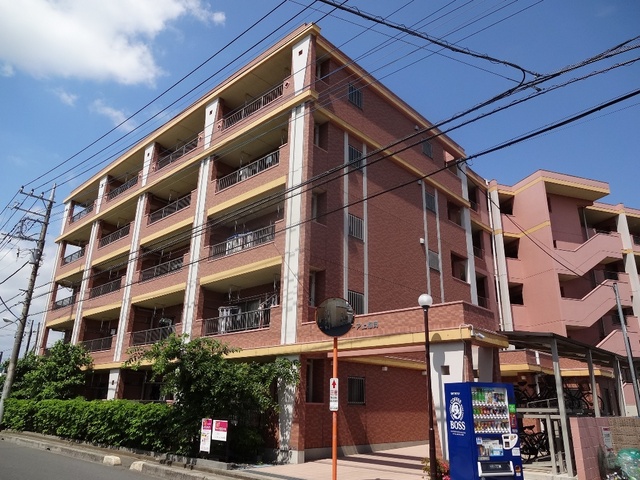 建物外観　嬉しいシステムキッチン♪たくさん収納できるＷＩＣ付き♪