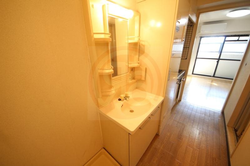 洗面設備　コンパクトで使いやすい洗面所
