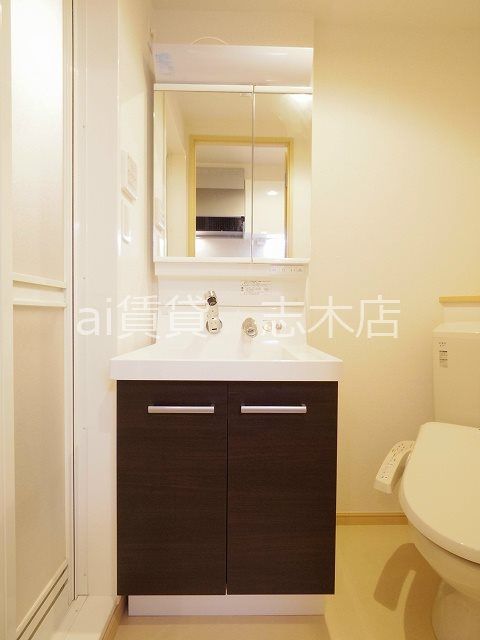 洗面設備　同仕様写真