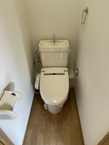 トイレ　温水洗浄暖房便座