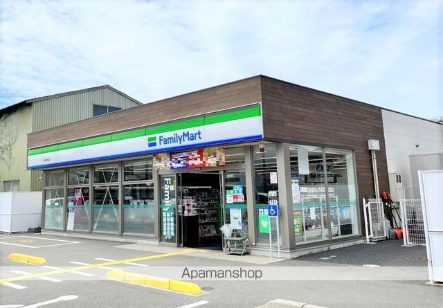 コンビニ　ファミリーマート鳥取徳尾店（コンビニ）まで1012m