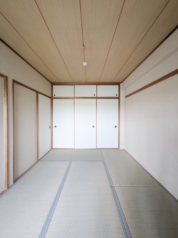トーカンマンション新三田C棟の居間写真