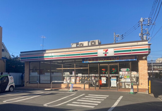 コンビニ　セブンイレブン 大田区西蒲田1丁目店（コンビニ）まで102m