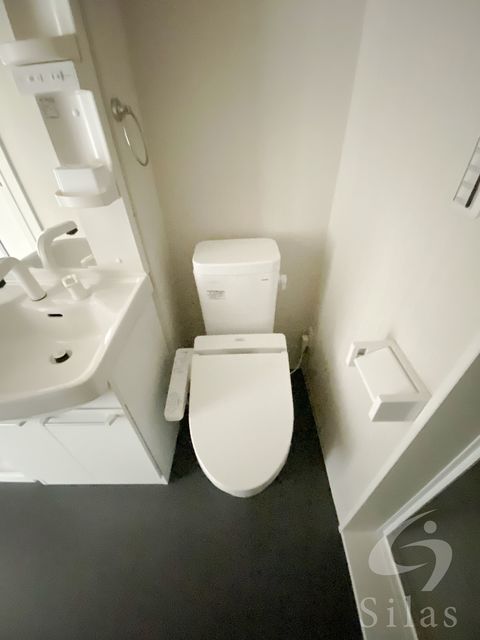 南海本線 住ノ江駅 徒歩12分 3階建 築9年のトイレ写真