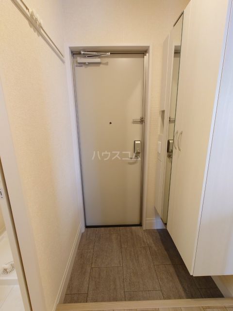 ロイヤルクレセントの玄関写真