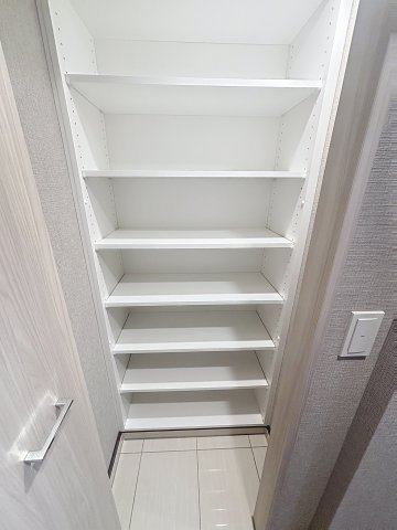 収納　シューズBOX