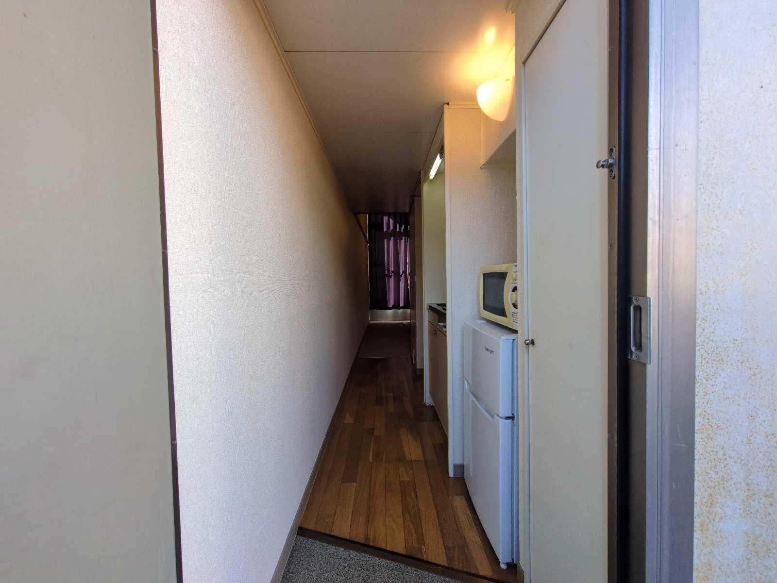 ＪＲ山陽本線 姫路駅 バス乗車時間：13分 最寄りバス停で下車 徒歩8分 2階建 築29年の玄関写真