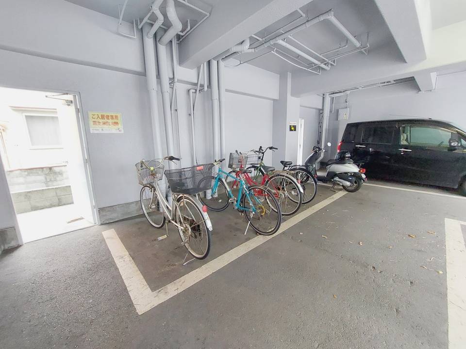 駐車場　駐輪場
