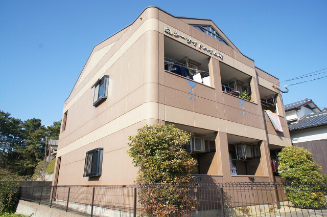 福岡市東区奈多のアパートの建物外観