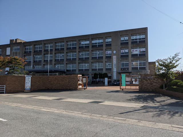 中学校　加古川市立別府中学校（中学校）まで1100m