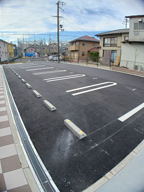 【三木市福井のアパートの駐車場】