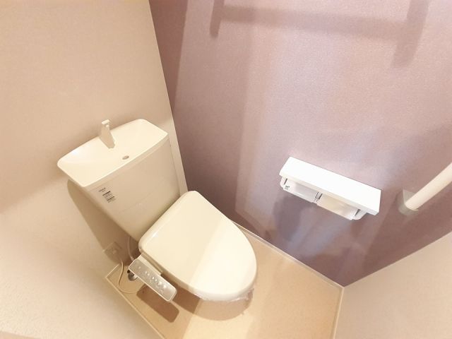 【伊賀市上野桑町のアパートのトイレ】