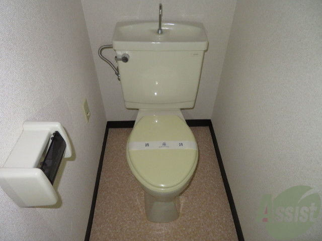 トイレ　清潔感のあるトイレですね嬉しいウォシュレット付きですよ