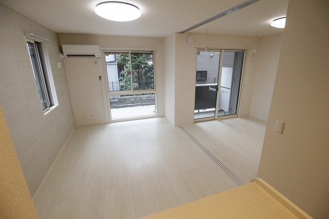 居室・リビング　別の部屋の写真です