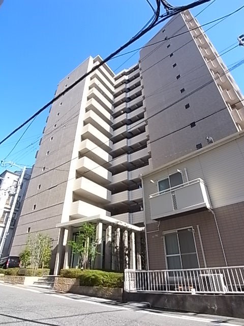 【神戸市中央区花隈町のマンションの建物外観】