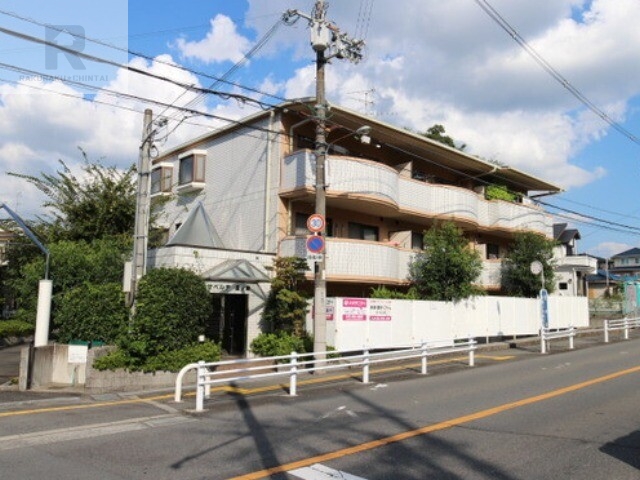 交野市星田のマンションの建物外観