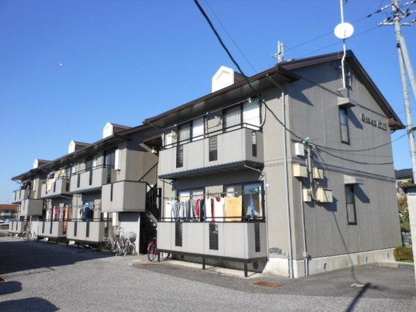 彦根市野田山町のアパートの建物外観