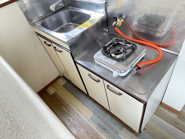 キッチン　コンパクトなキッチンで掃除もラクラク