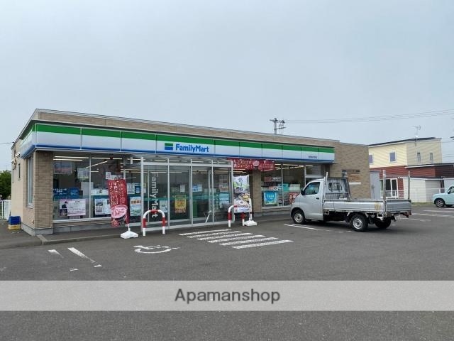 コンビニ　ファミリーマート登別桜木町店（コンビニ）まで787m
