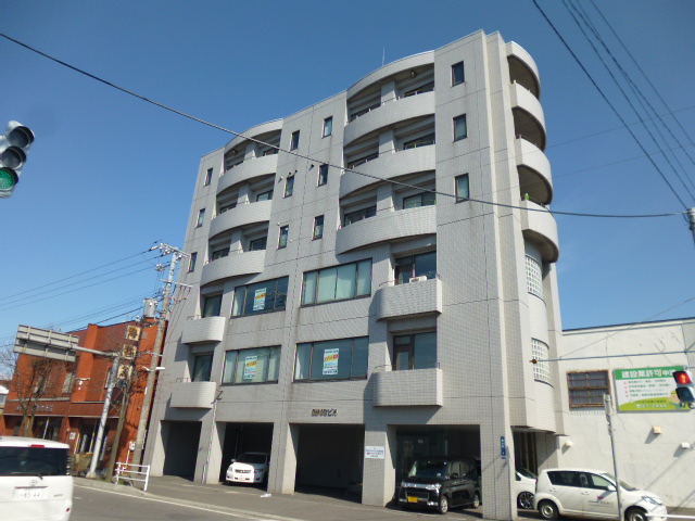 函館市新川町のマンションの建物外観