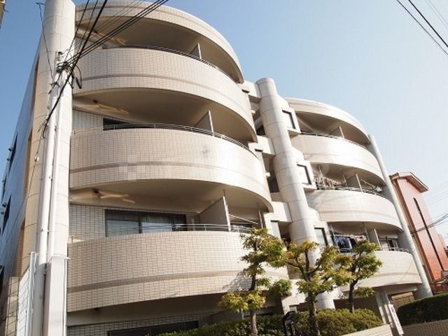 【豊中市柴原町のマンションの建物外観】