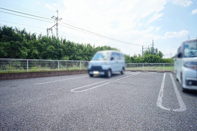 【太田市藪塚町のアパートの駐車場】