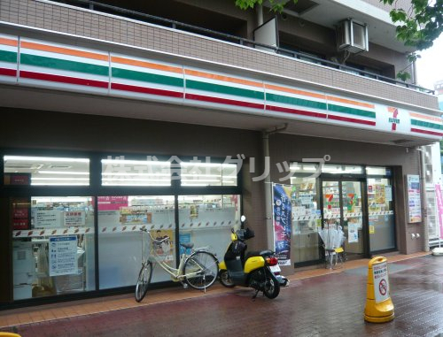 コンビニ　セブンイレブン 横浜太田町3丁目店（コンビニ）まで153m