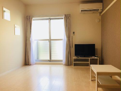 居室・リビング　ノンサウンドシステム採用　家具家電類設置済