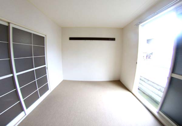 居室・リビング　落ち着いた色調の洋室です