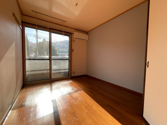 居室・リビング　※別部屋の写真です