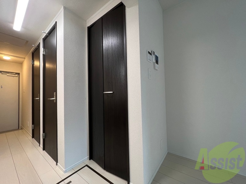 収納　洋室にある収納スペースは十分な広さがあると思います。