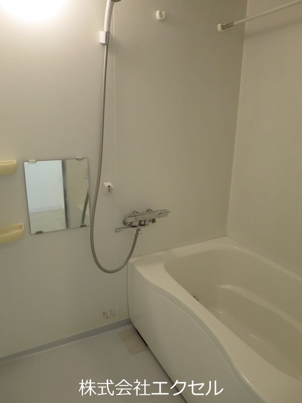 バス・シャワールーム　(同建物の別部屋の写真)