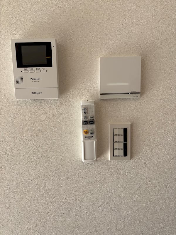 セキュリティ　モニター付きインターホンです。