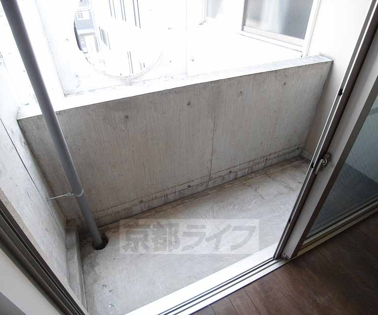 バルコニー　３０２号室ロフト付き部屋写真です。