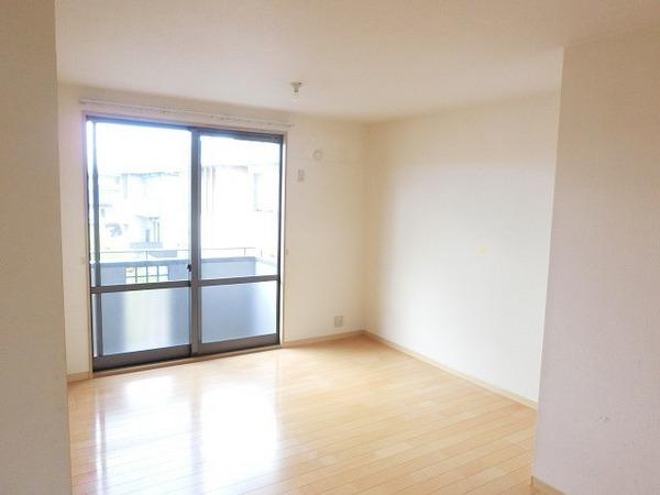 居室・リビング　広々としたリビング！