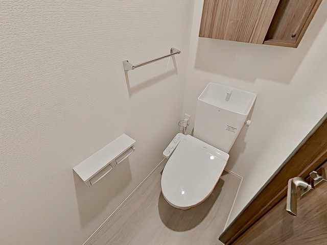 トイレ　※写真は同タイプ住戸です。