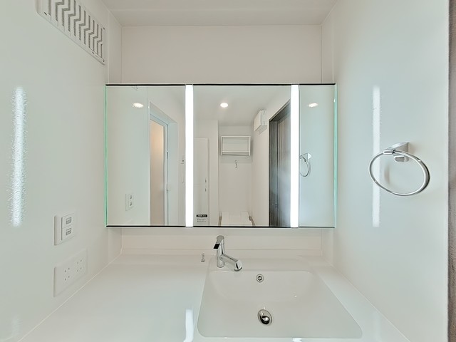 洗面設備　※写真は同タイプ住戸です。