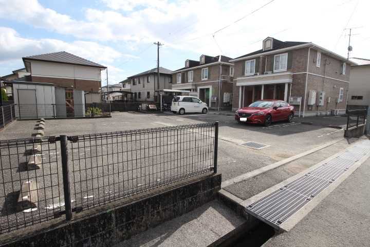 駐車場　エントランス