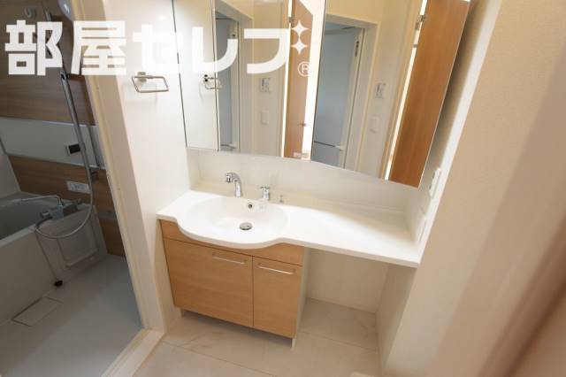 洗面設備　モデルルーム参照