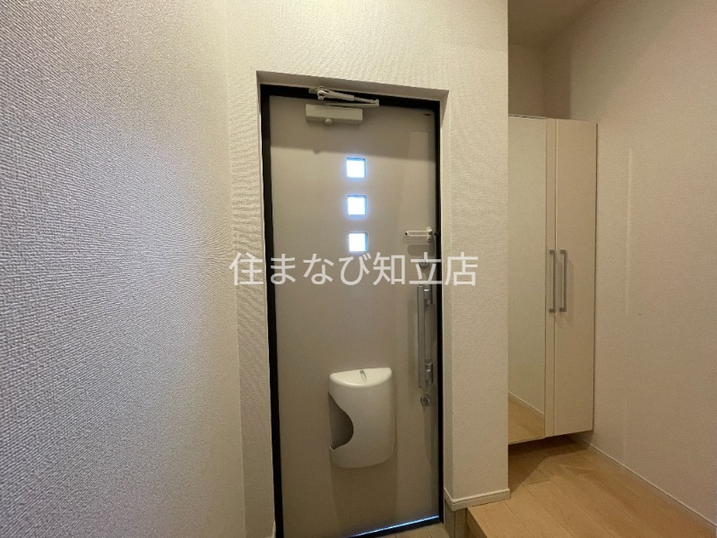 玄関　同型別部屋写真