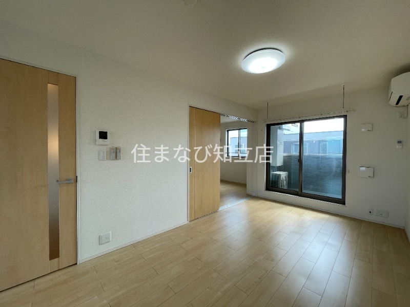 居室・リビング　同型別部屋写真